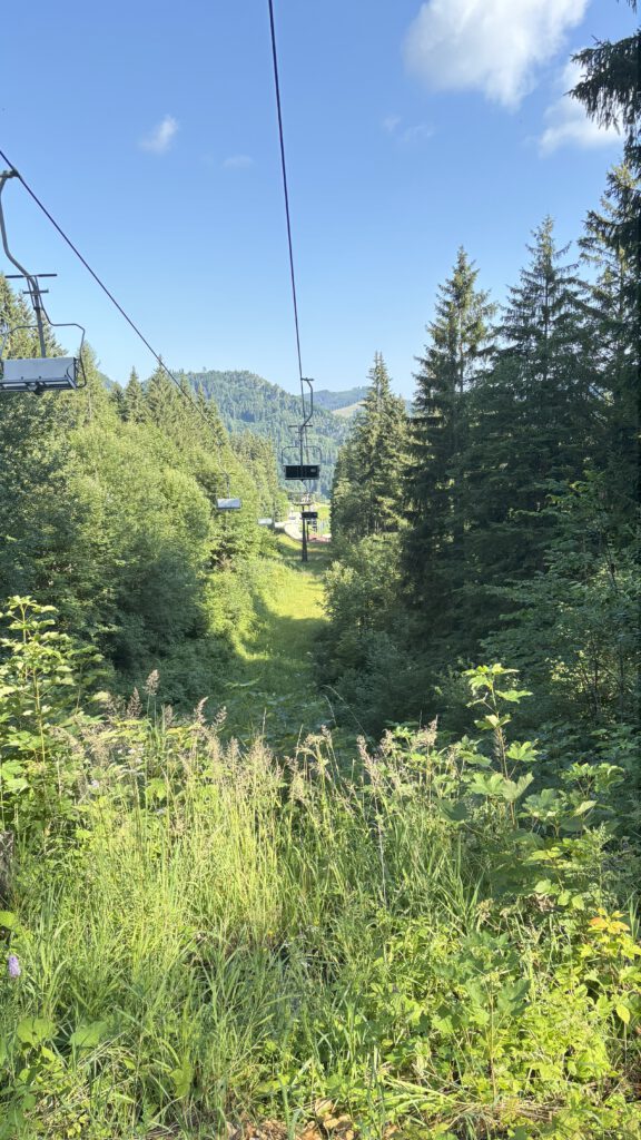 Hier ist der Sessellift am Unternberg zu sehen.